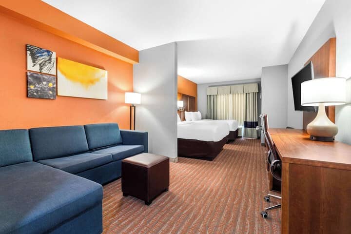 Room 21 of 43