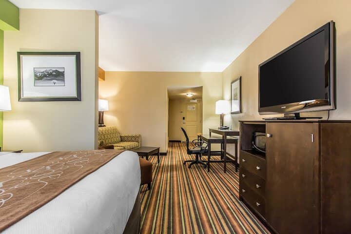 Room 4 of 43