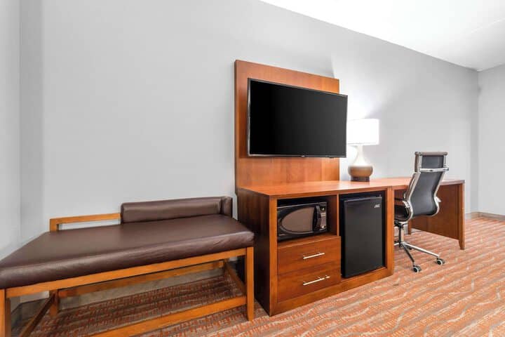 Room 16 of 43