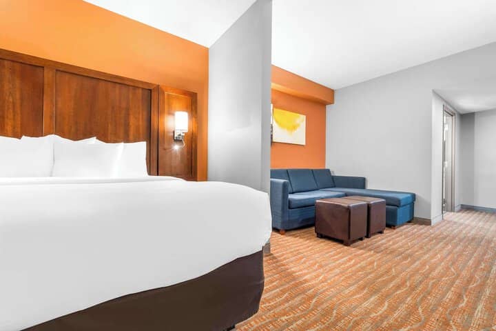 Room 10 of 43