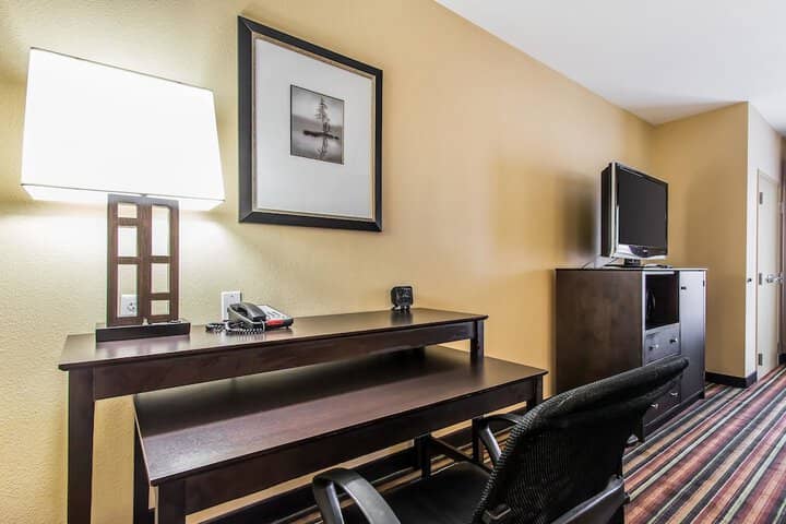 Room 5 of 43